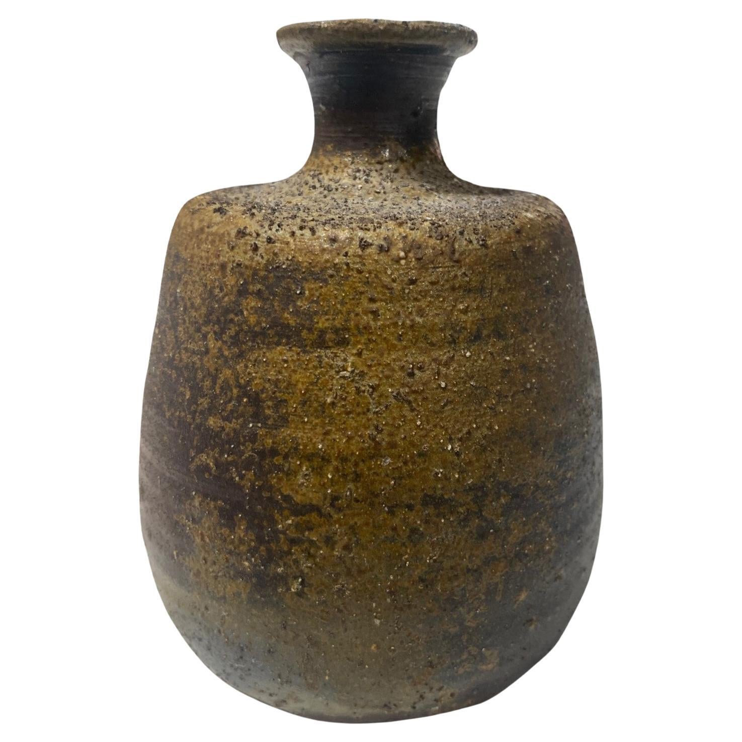 Vase bouteille Sake en poterie japonaise Bizen signé Kaneshige Toyo National Treasure