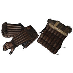 Samurai-Armor Sangu-Teile aus der Edo-Periode des 17. bis 18. Jahrhunderts, „Haidate & Kote“