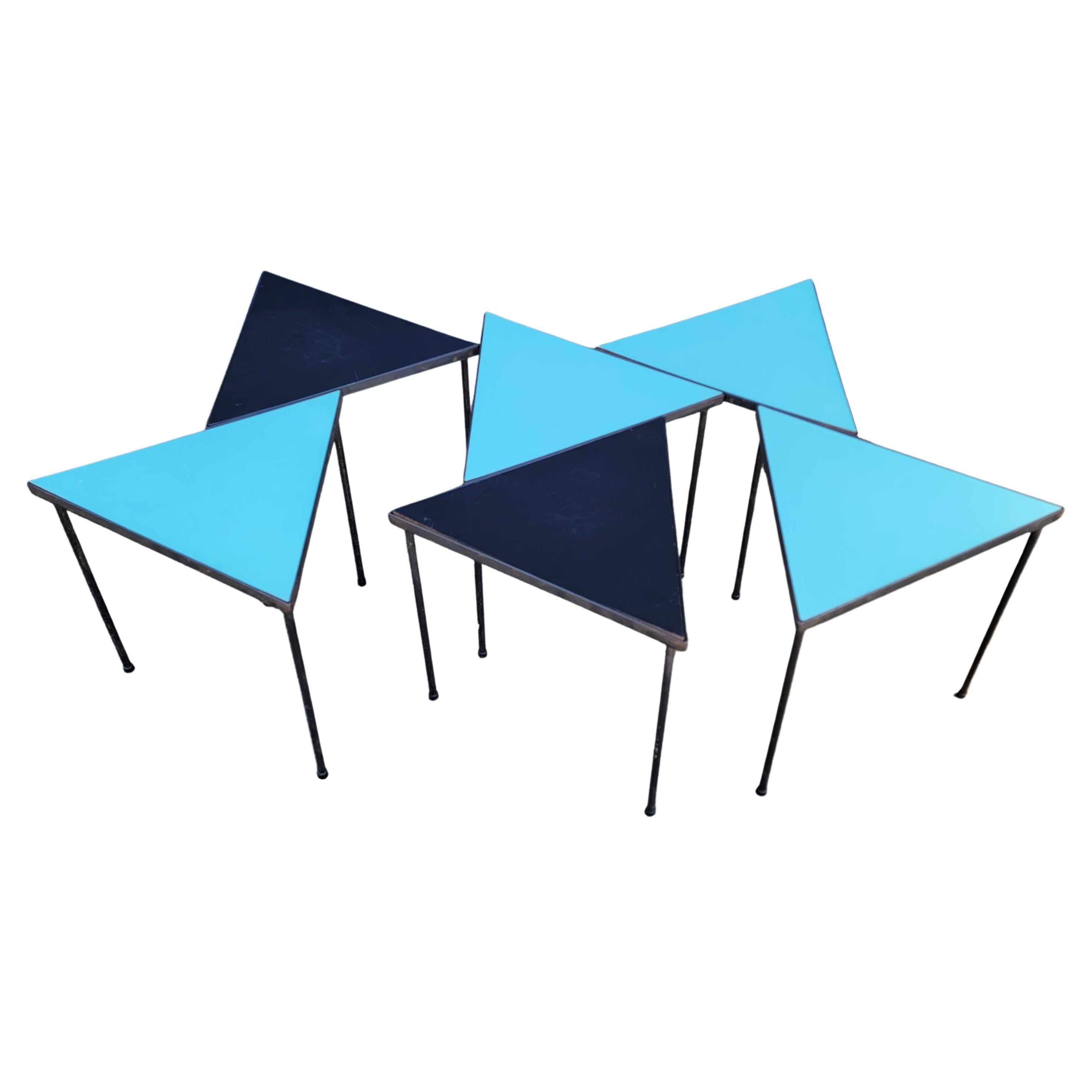 Dreieckige Modul-Eisen-Tische Mid-Century Modern Tische, Beistell- oder Beistelltische