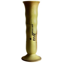 Jarrón Amarillo Alto de la Época Bauhaus