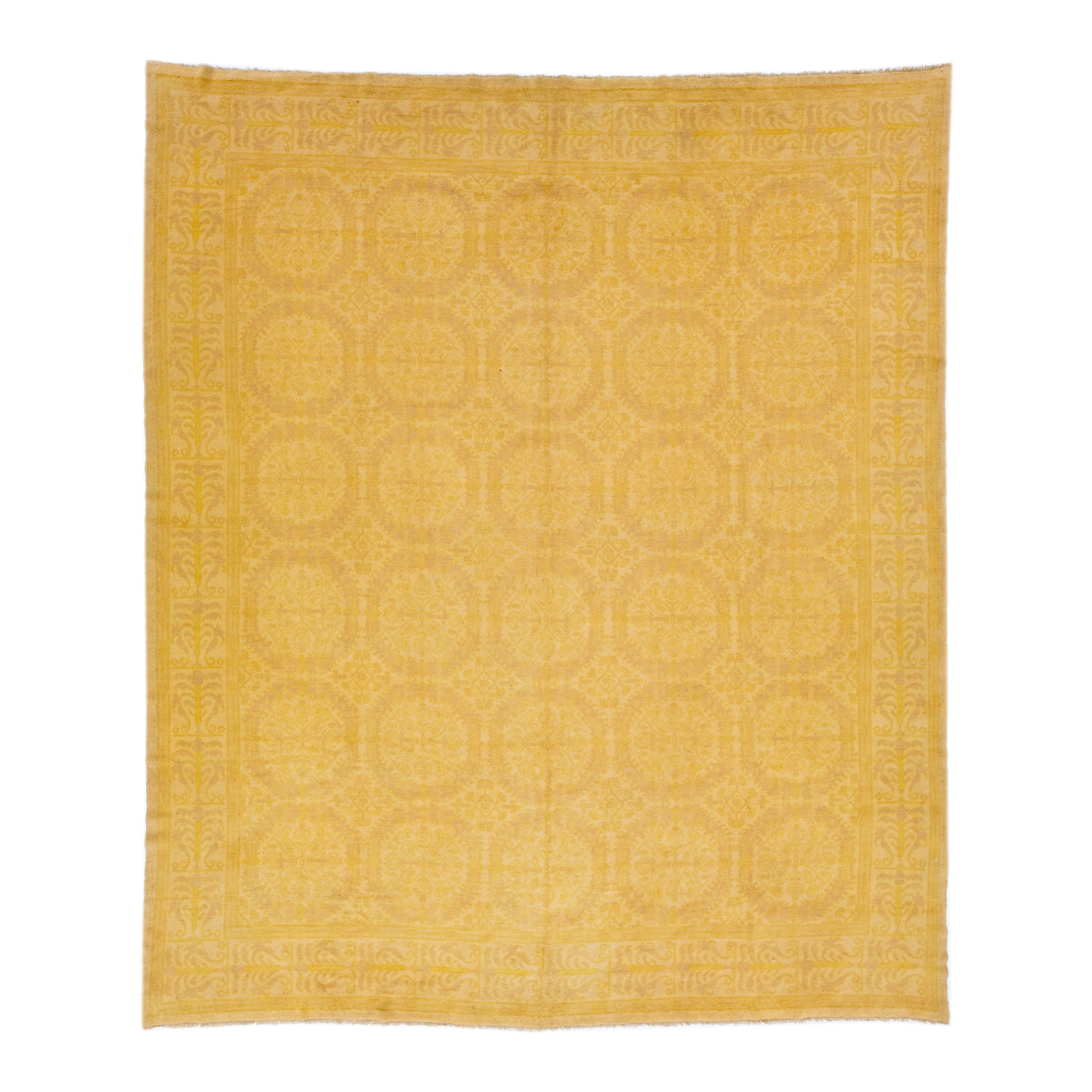  Tapis espagnol vintage en laine moderne fait à la main avec un design Goldenrod