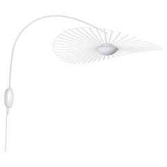 Petite lampe murale Friture Vertigo Nova en blanc par Constance Guisset