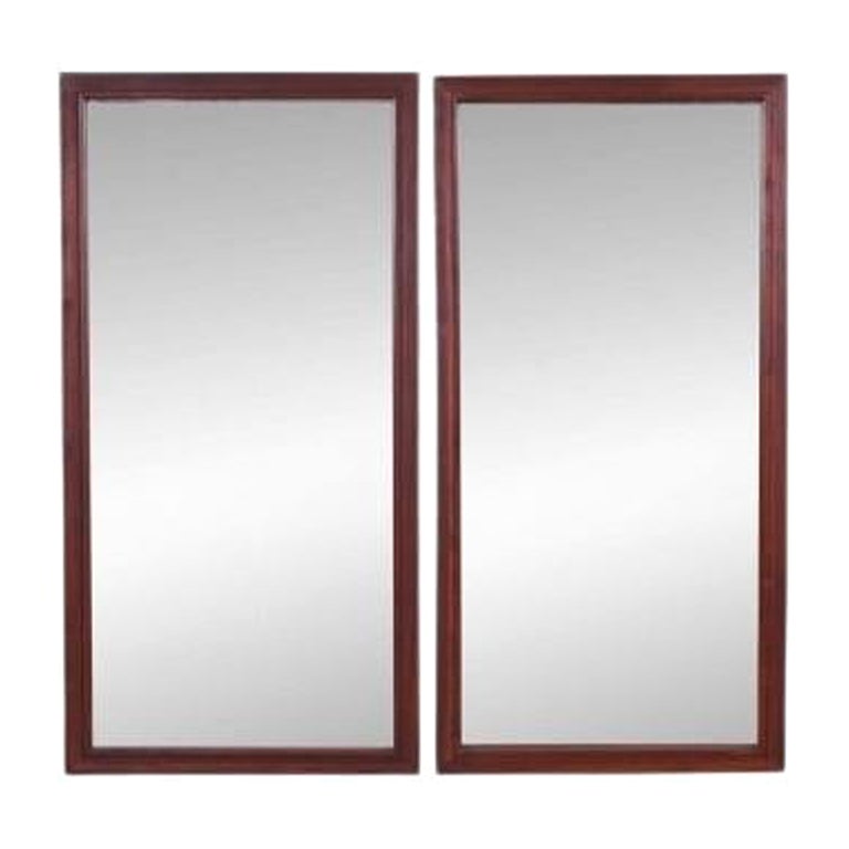 Paire de miroirs rectangulaires en teck du milieu du siècle dernier en vente