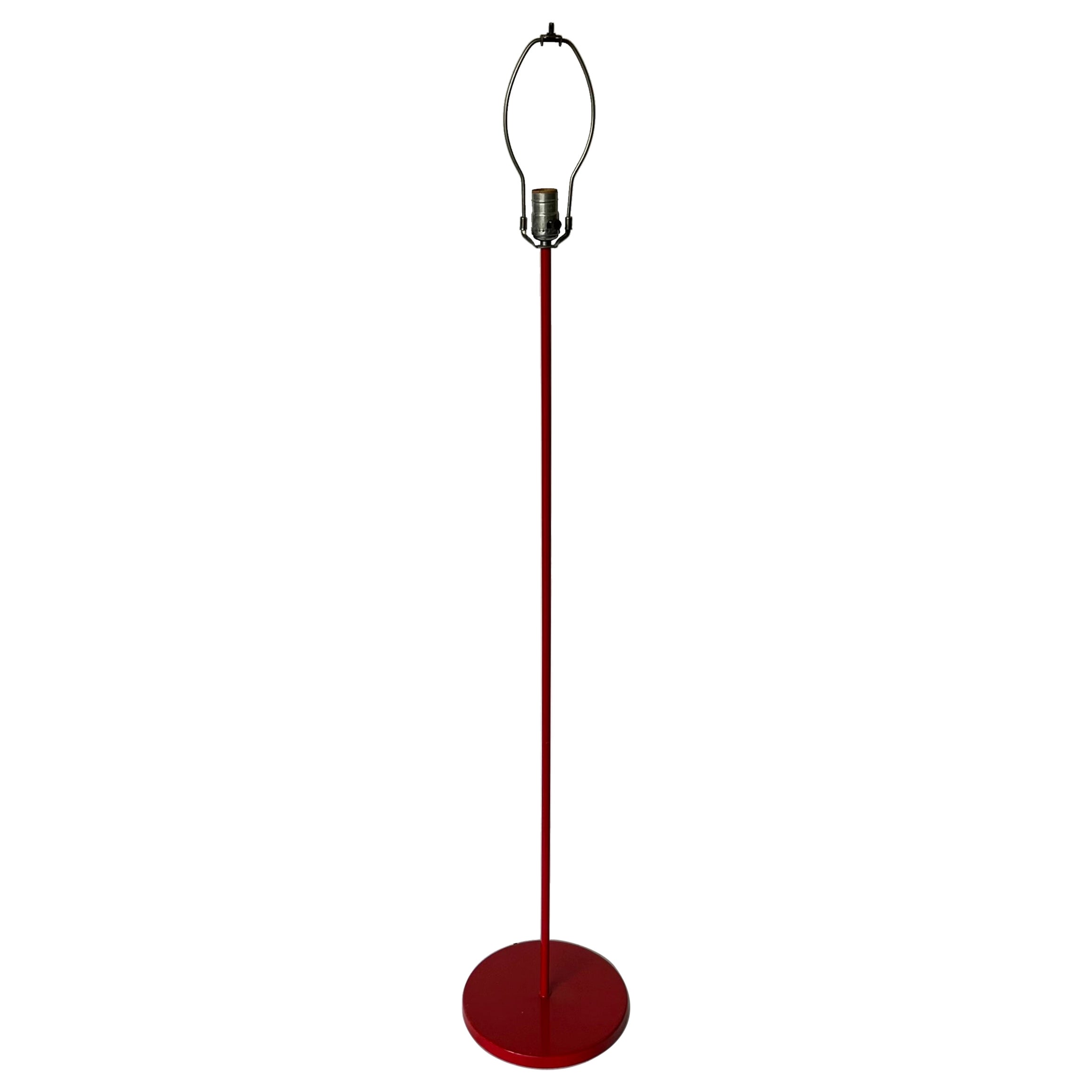 Lampadaire rouge minimaliste mi-siècle moderne