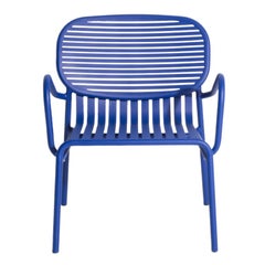 Petit fauteuil de la semaine Friture en aluminium bleu par Studio BrichetZiegler