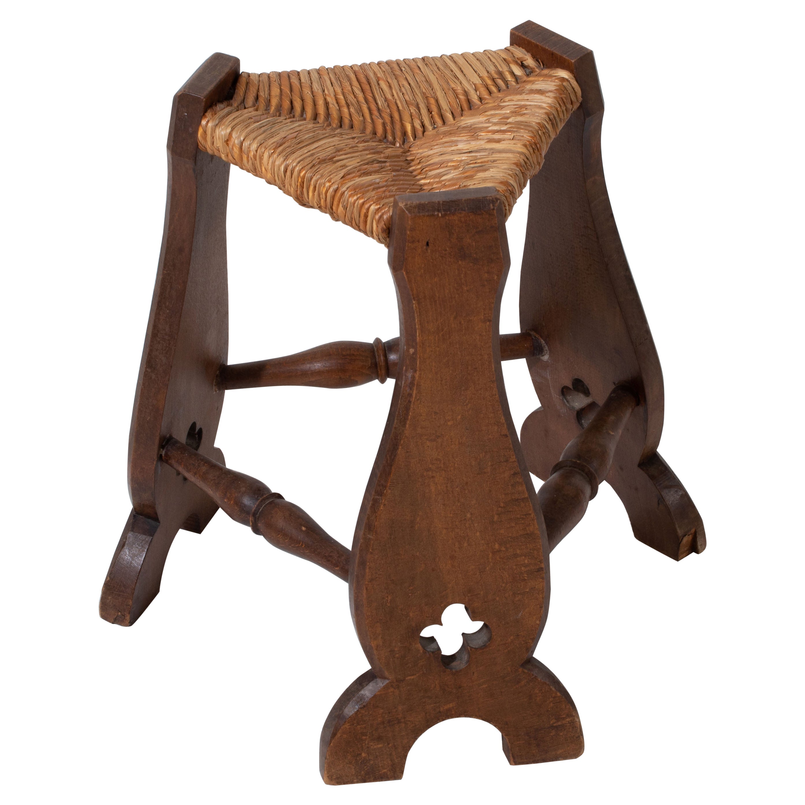 Elegante taburete de roble francés, asiento de junco tejido, años 30