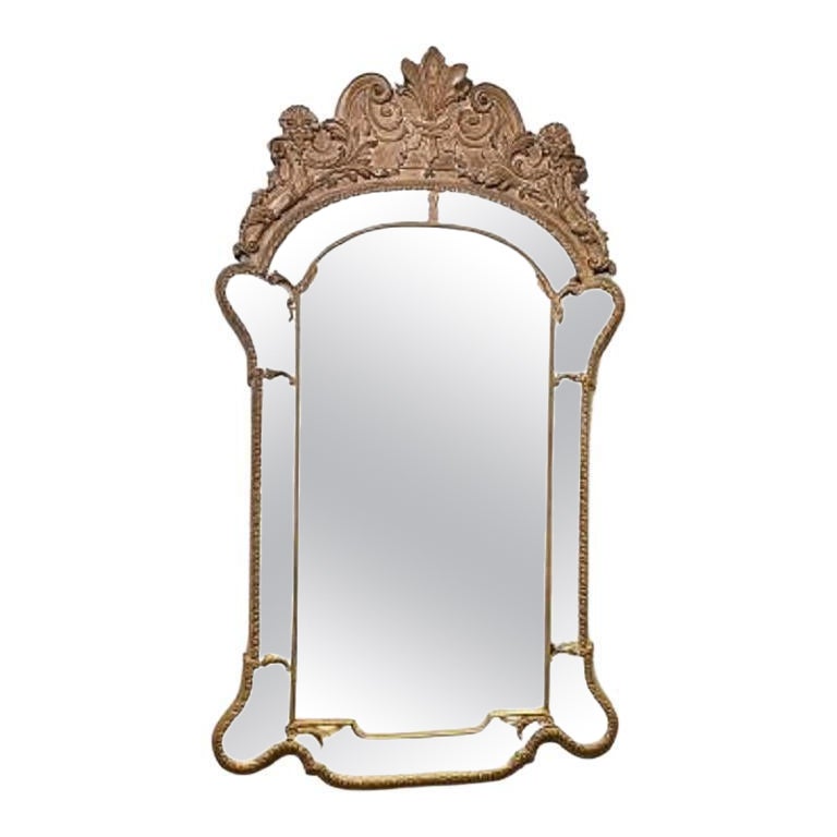 Grand miroir à double cadre sculpté à la main avec finition en pin repoussé en vente