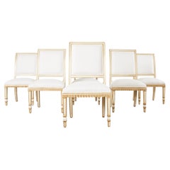 Ensemble de six chaises de salle à manger de style néoclassique peintes sur mesure 