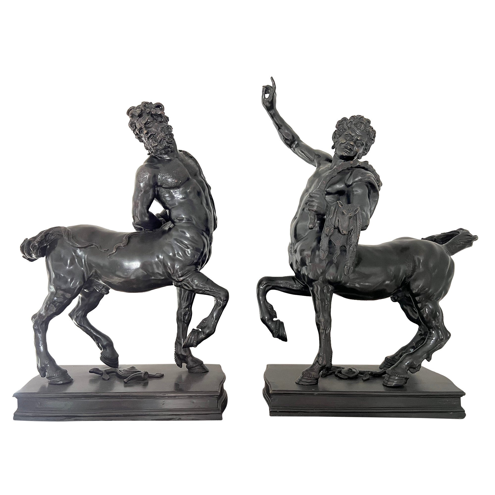 Paire impressionnante de Centaures en Bronze de Furietti, d'après l'Antique en vente