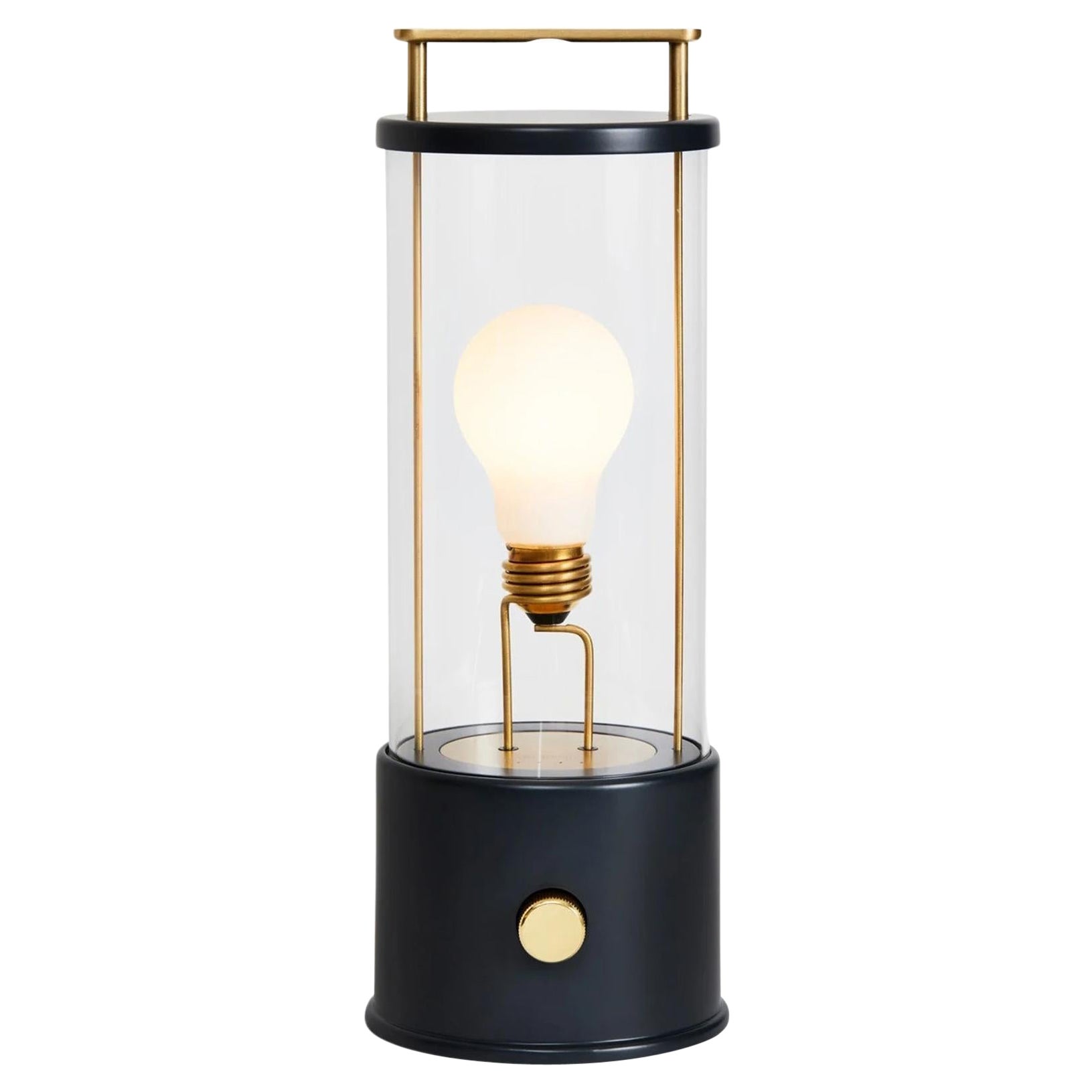 Lampada portatile 'The Muse' di Farrow & Ball x Tala in nero Hackles