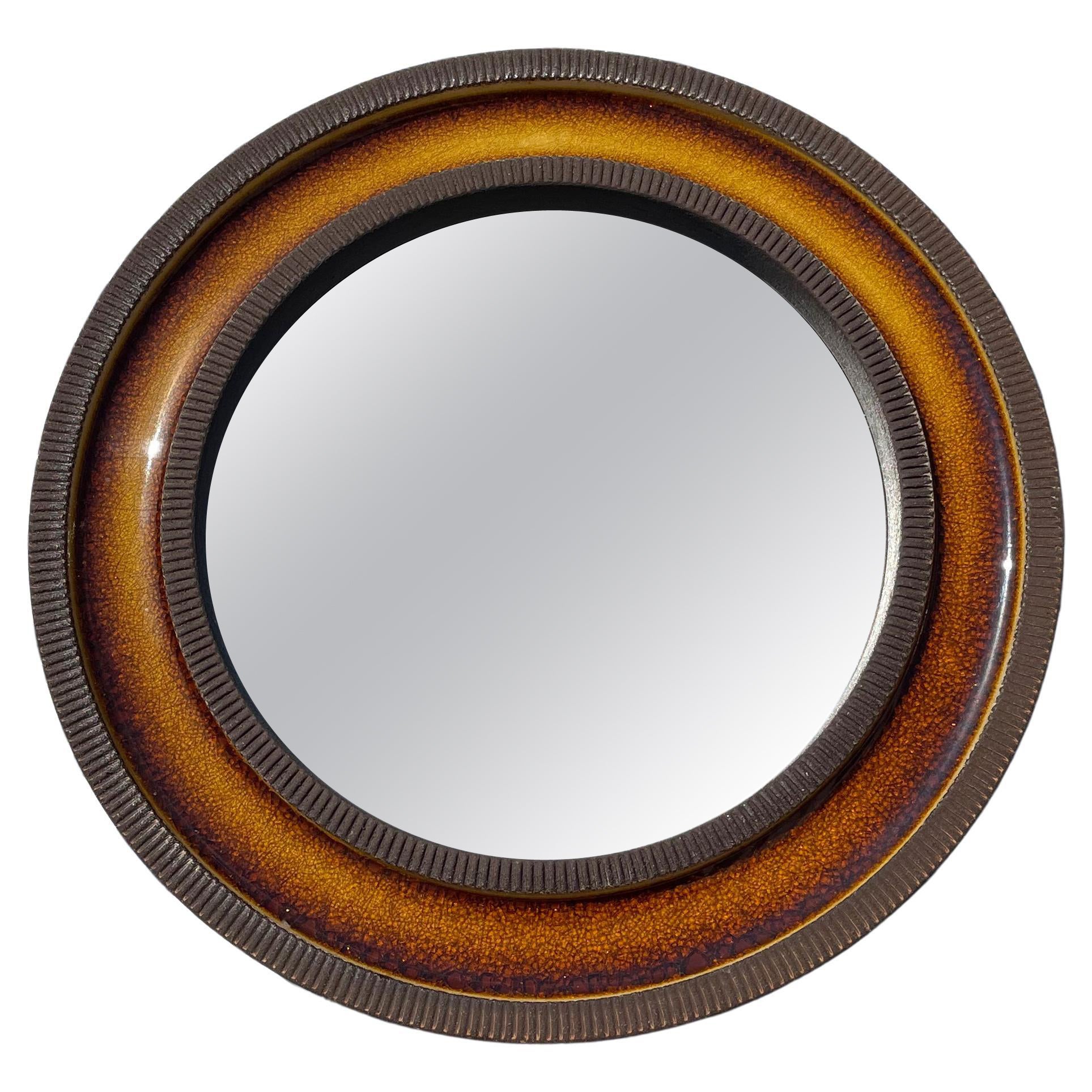 Eric Reiff Specchio da parete rotondo in ceramica danese moderna color ocra, anni '60 in vendita