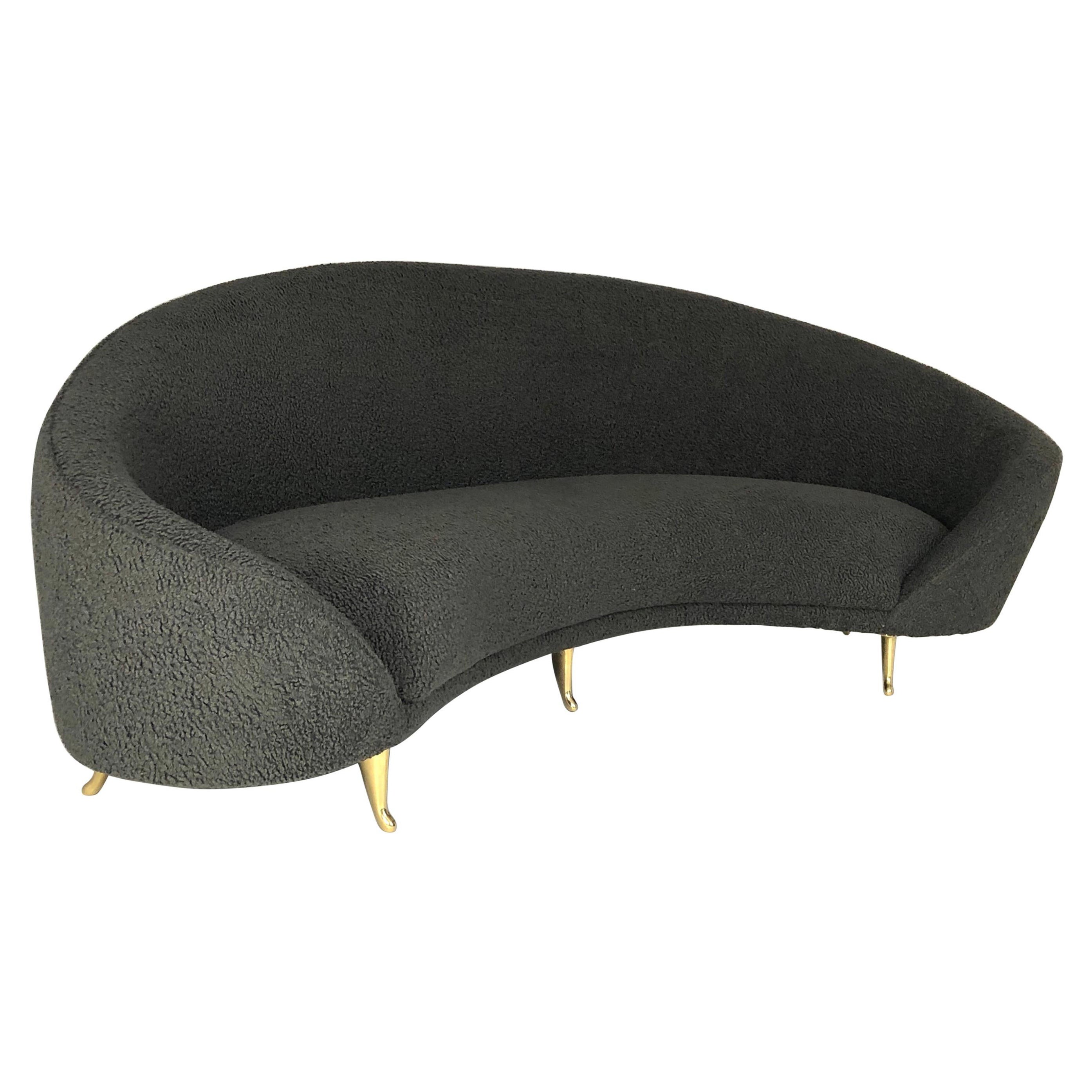 Arc Sofa von Bourgeois Boheme Atelier, Bouclé anthrazit im Angebot