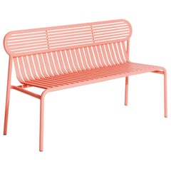 Petit banc d'appoint Week-end en aluminium corail de Studio BrichetZiegler