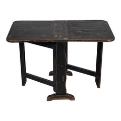 Kleiner klappbarer Tisch aus dem 19. Jahrhundert