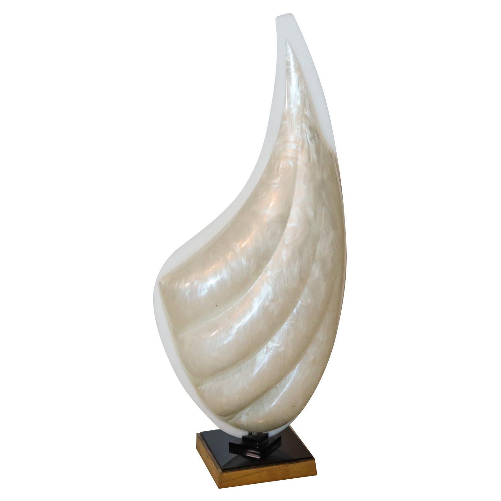 Roger Rougier 1970 Single Modernist Table Acrylic Lamp in Clam Shaped For Sale