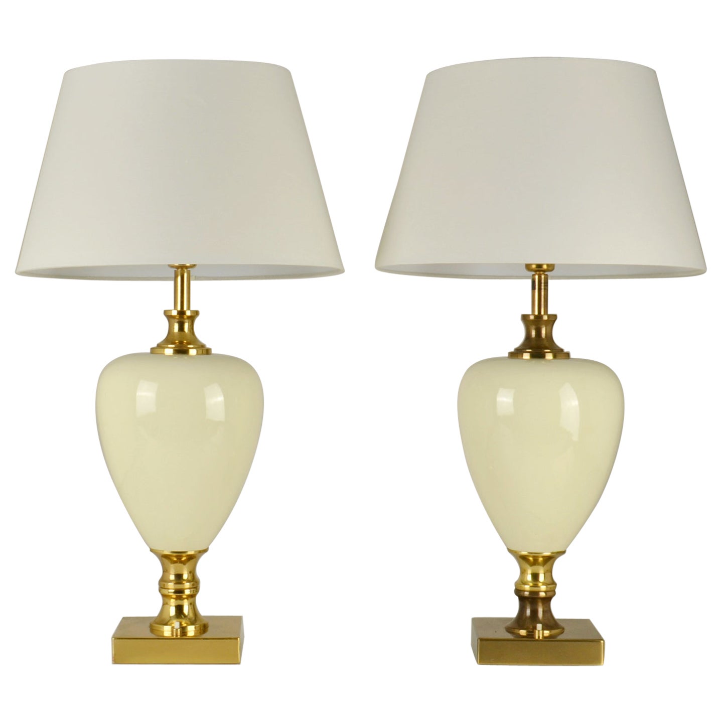Pair of Cream Porcelain and Brass Table Lamps by Zonca, Italy, 1970s For Sale