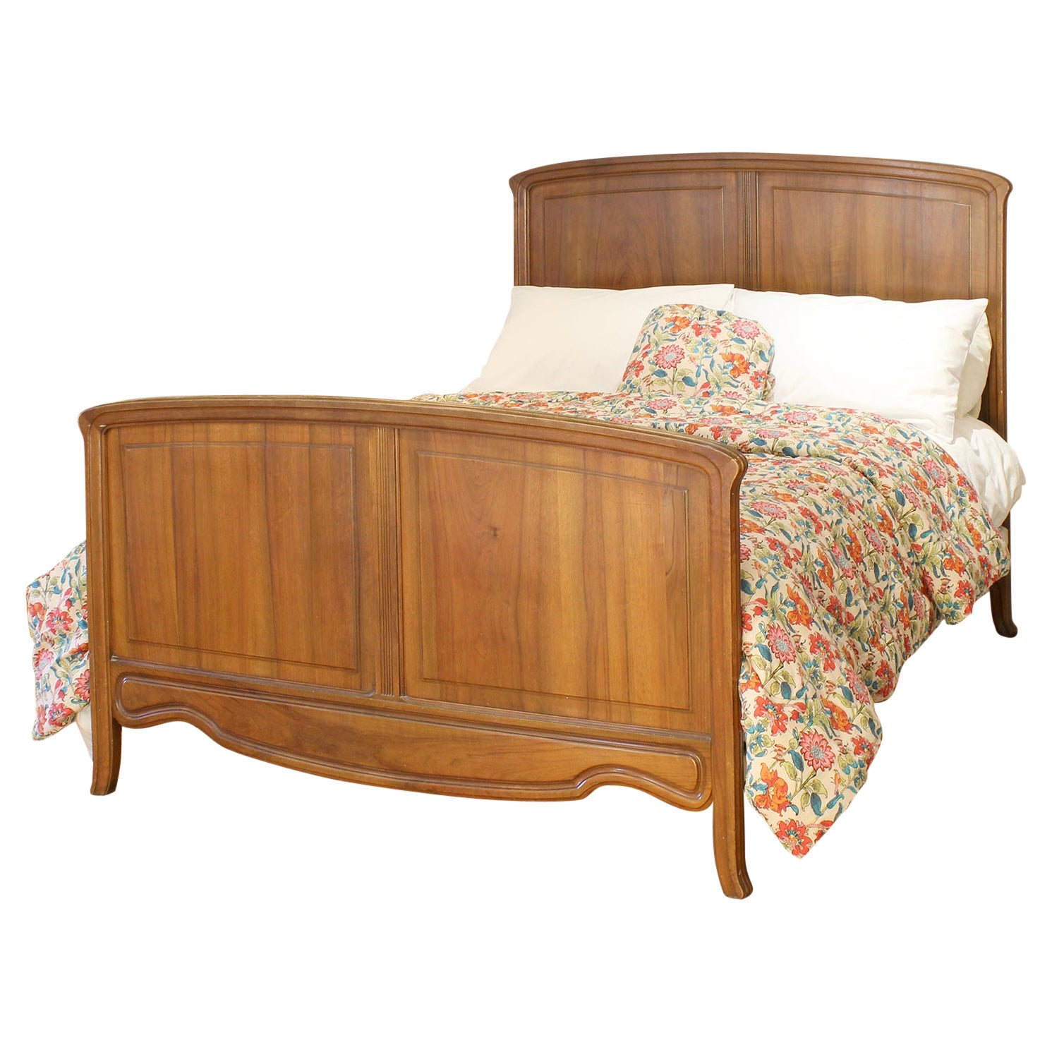 Kingsize Walnut Wooden Bed, WK181