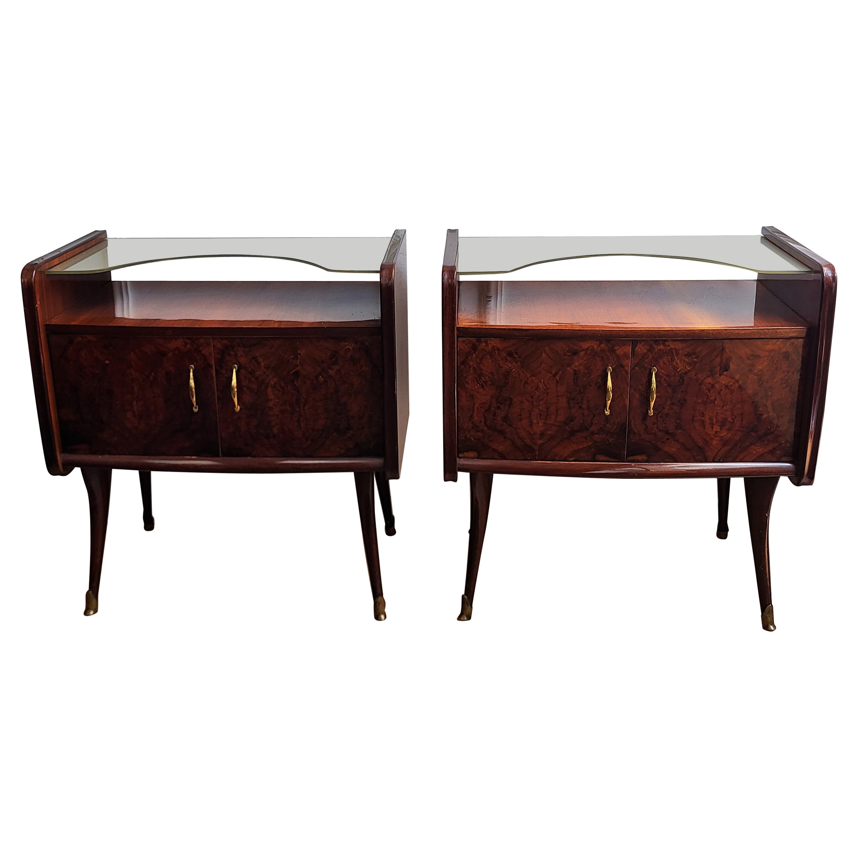 Mesillas de noche art decó italianas de mediados de siglo Mesillas de noche de madera latón y cristal en venta
