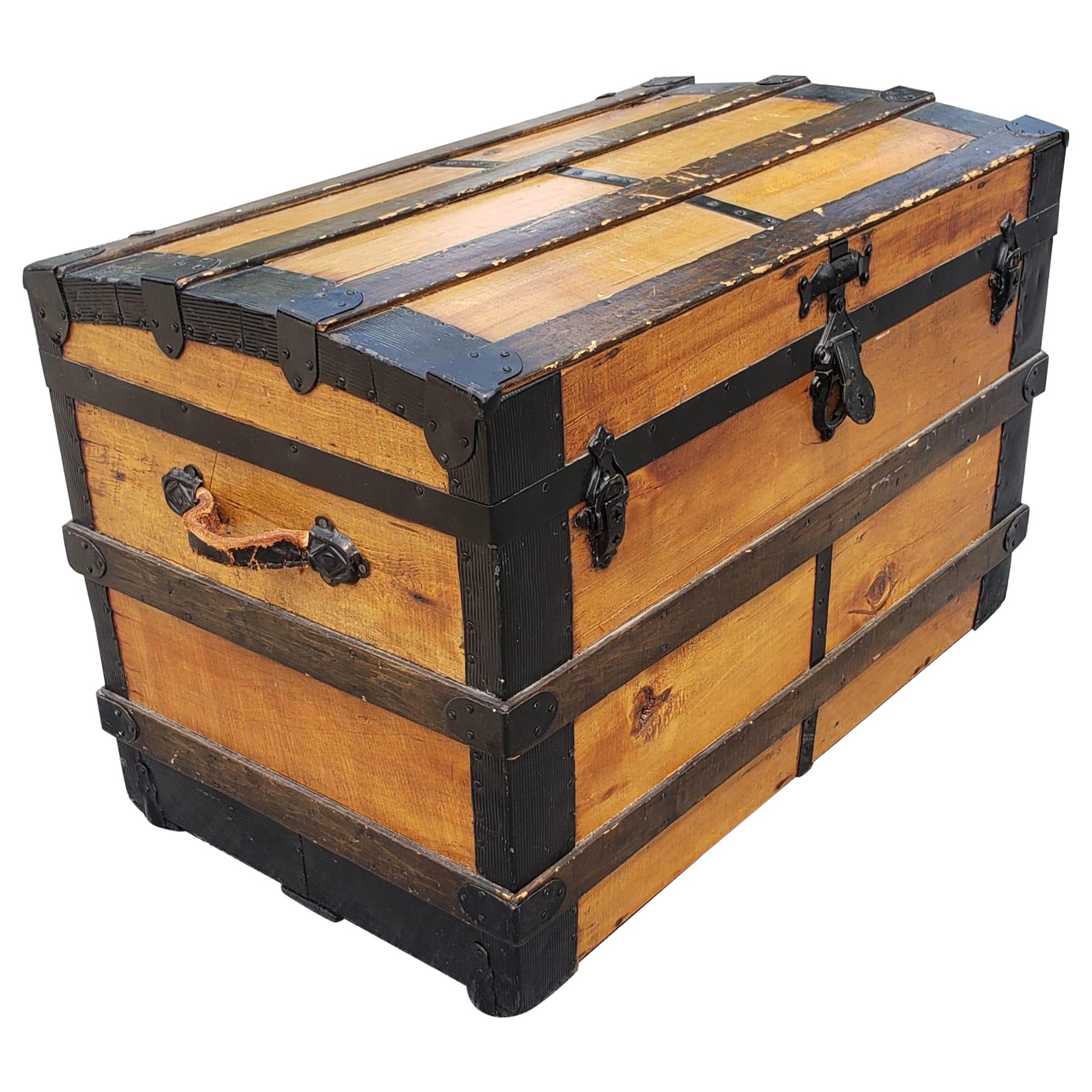 Early 20th Century American Rolling Pine Blanket Chest Storage Trunk For Sale