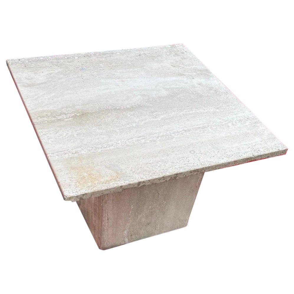 Table basse carrée italienne moderne en travertin ~ Table d'appoint en vente