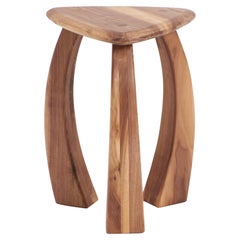 Tabouret Arc de Stool 52 en noyer par Project 213A