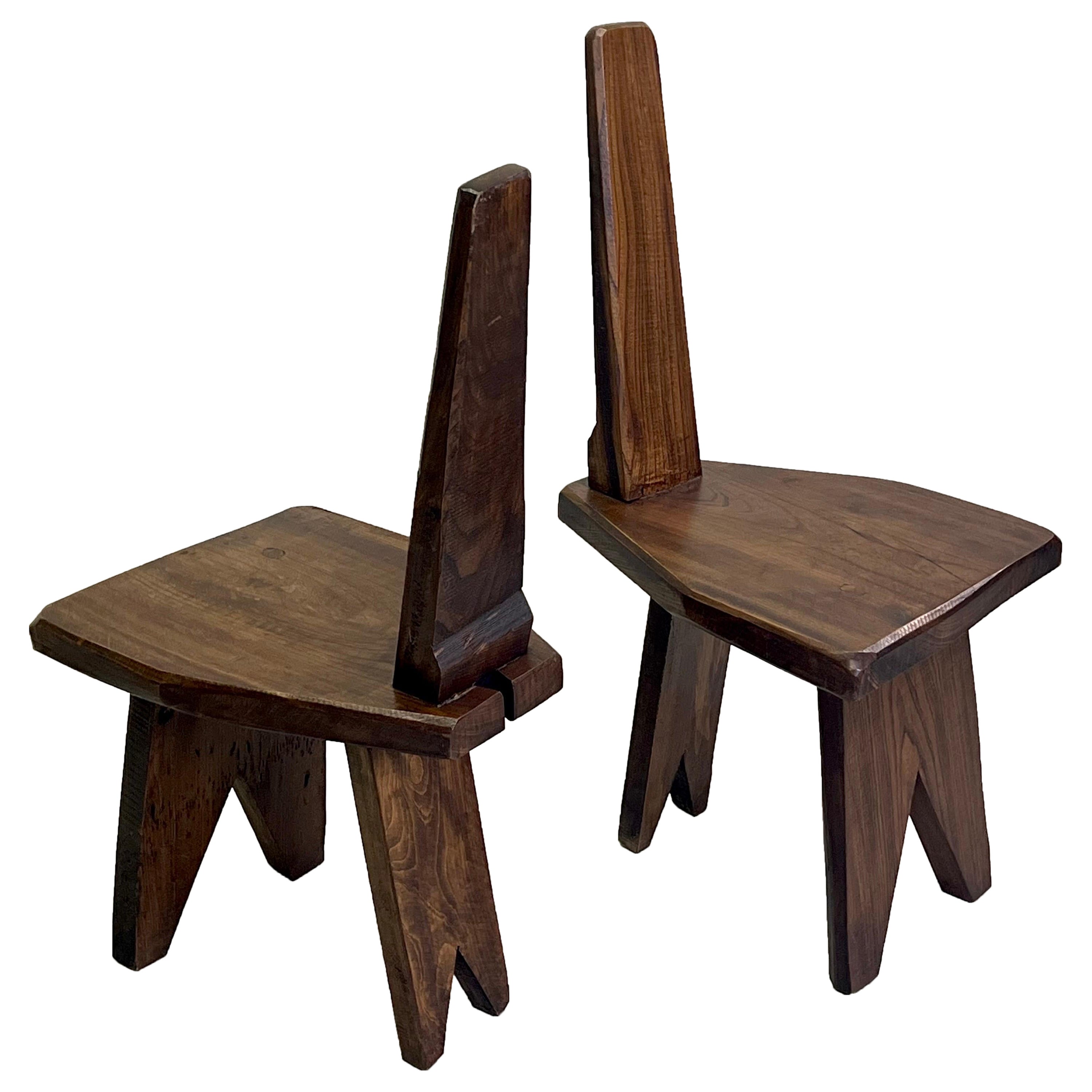 Paire rare de chaises artisanales françaises en bois de style mi-siècle moderne, Pierre Jeanneret  en vente
