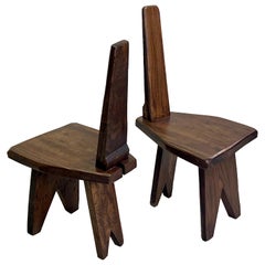 Paire rare de chaises artisanales françaises en bois de style mi-siècle moderne, Pierre Jeanneret 