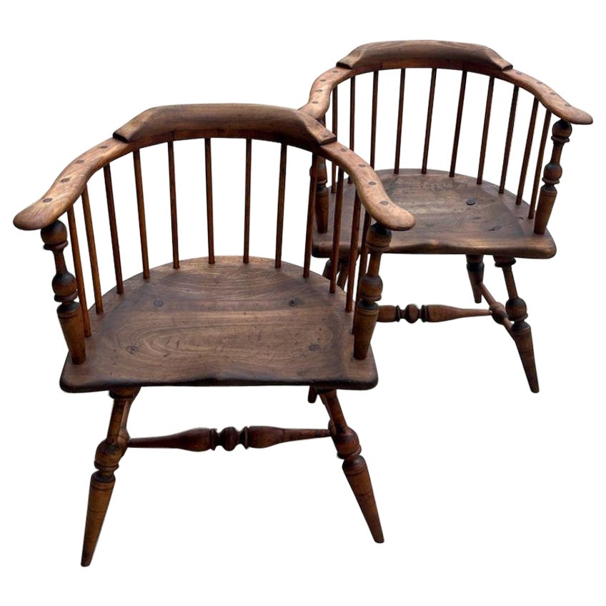 Fauteuils Windsor de caserne de pompiers du 19e siècle