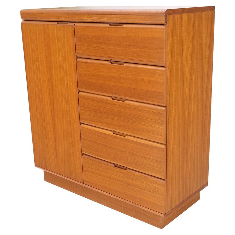 Danish Mid Century Modern 7 Drawers High Credenza Chest Dresser Chifforobe Mint For Sale at 1stDibs
