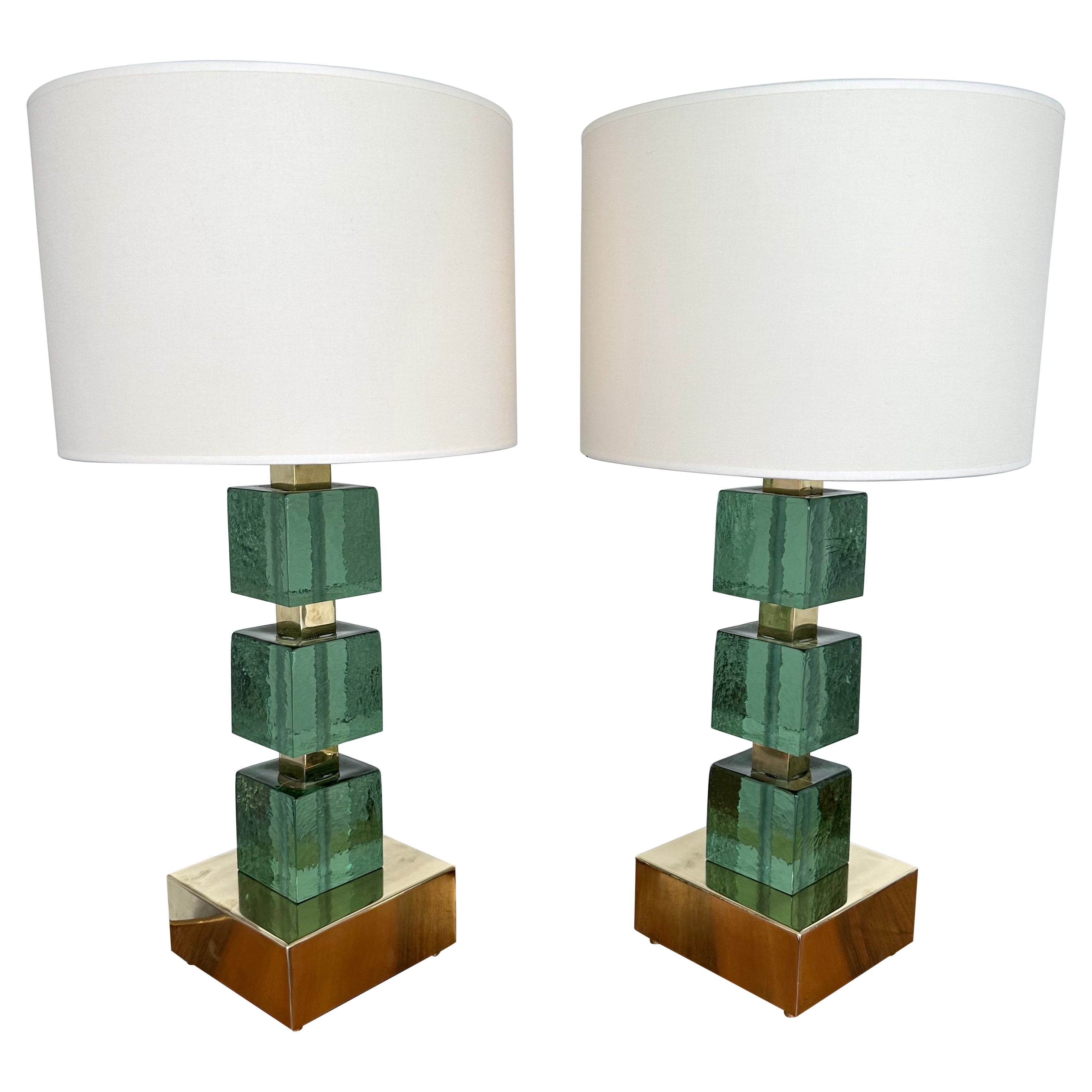Contemporary Pair of Brass and Green Murano Glass Cube Lamps, Italy at  1stDibs | glass cube table lamp, green glass table lamps, emerald green bedside  lamp