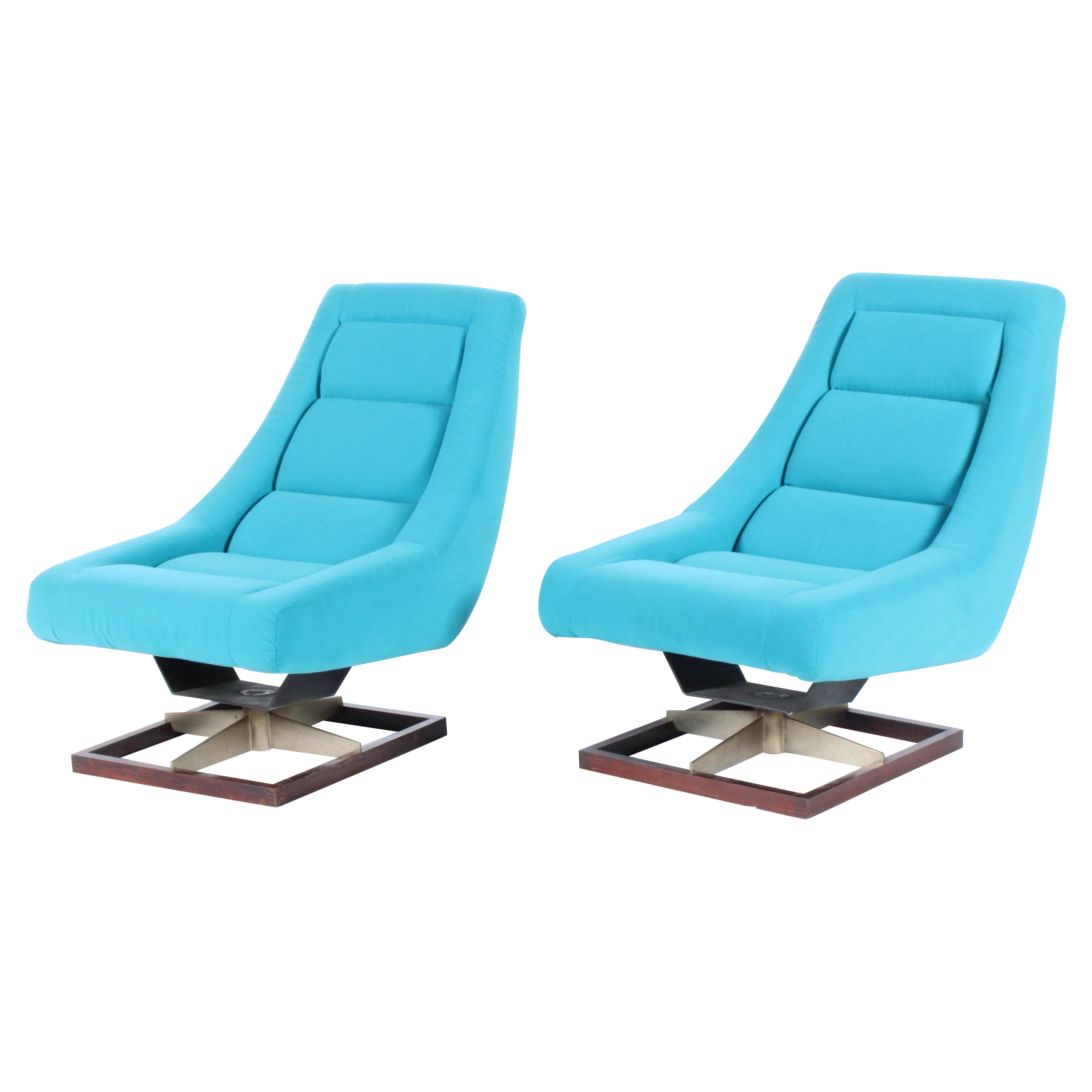 Pair of Striking Vintage Italian Lounge Chairs For Sale