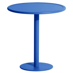 Petite table de salle à manger ronde bistro Week-end en aluminium bleu de Friture, 2017