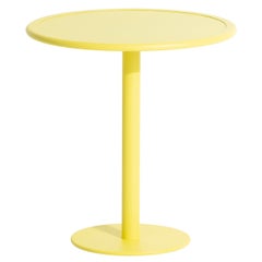 Petite table de salle à manger ronde bistro Week-end en aluminium jaune, de Friture, 2017