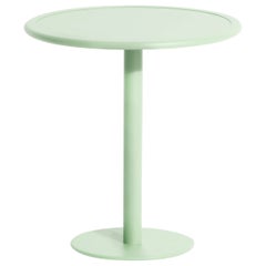 Petite table de salle à manger bistro Week-end en aluminium vert pastel de Friture