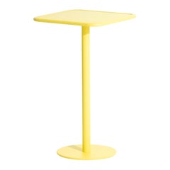 Petite table haute carrée Week-end en aluminium jaune de Friture, 2017