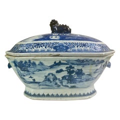 18th Century Chinese Export Porcelain Soup Tureen with Cover