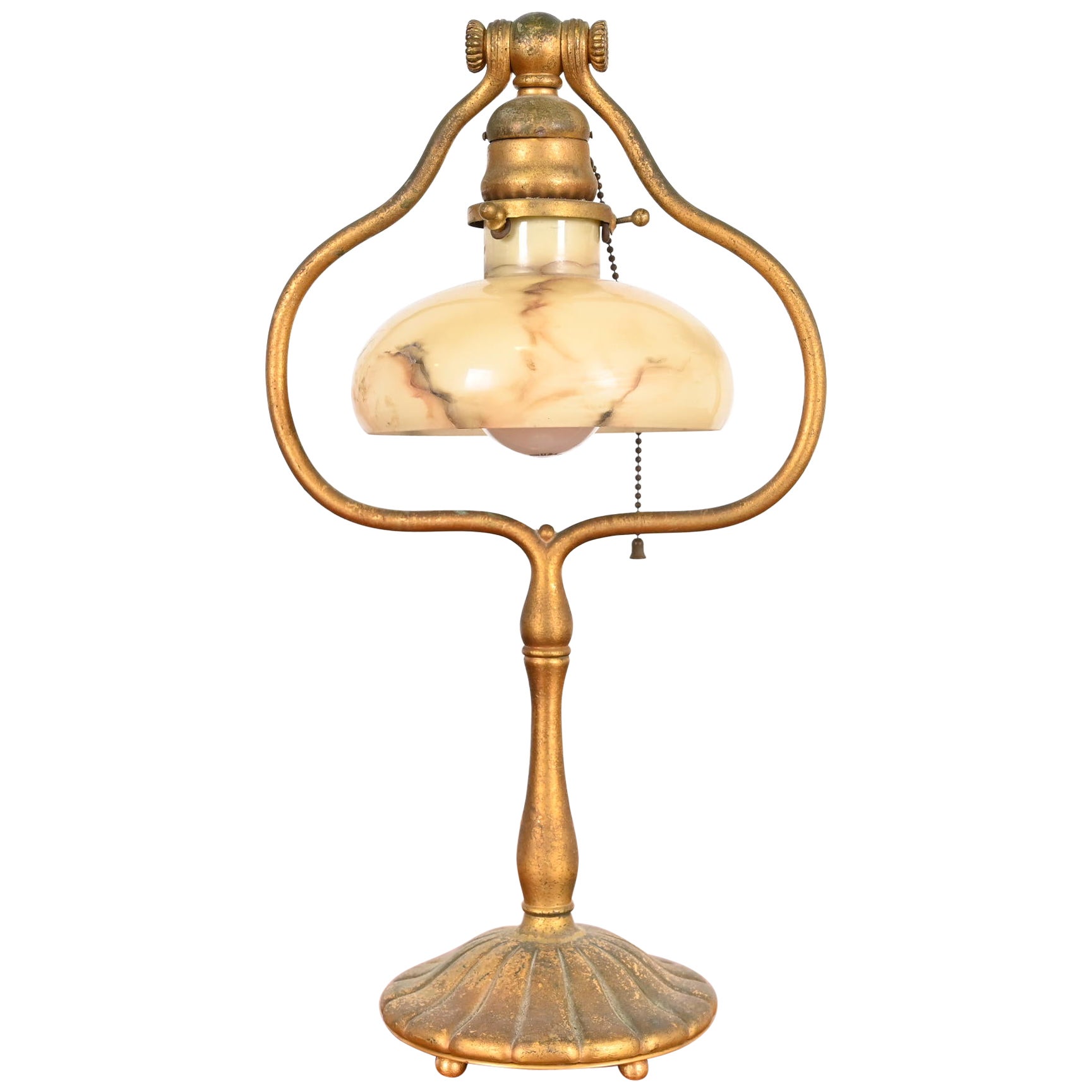 Lampe de bureau à harpe en bronze doré des studios Tiffany Studios New York, vers 1910
