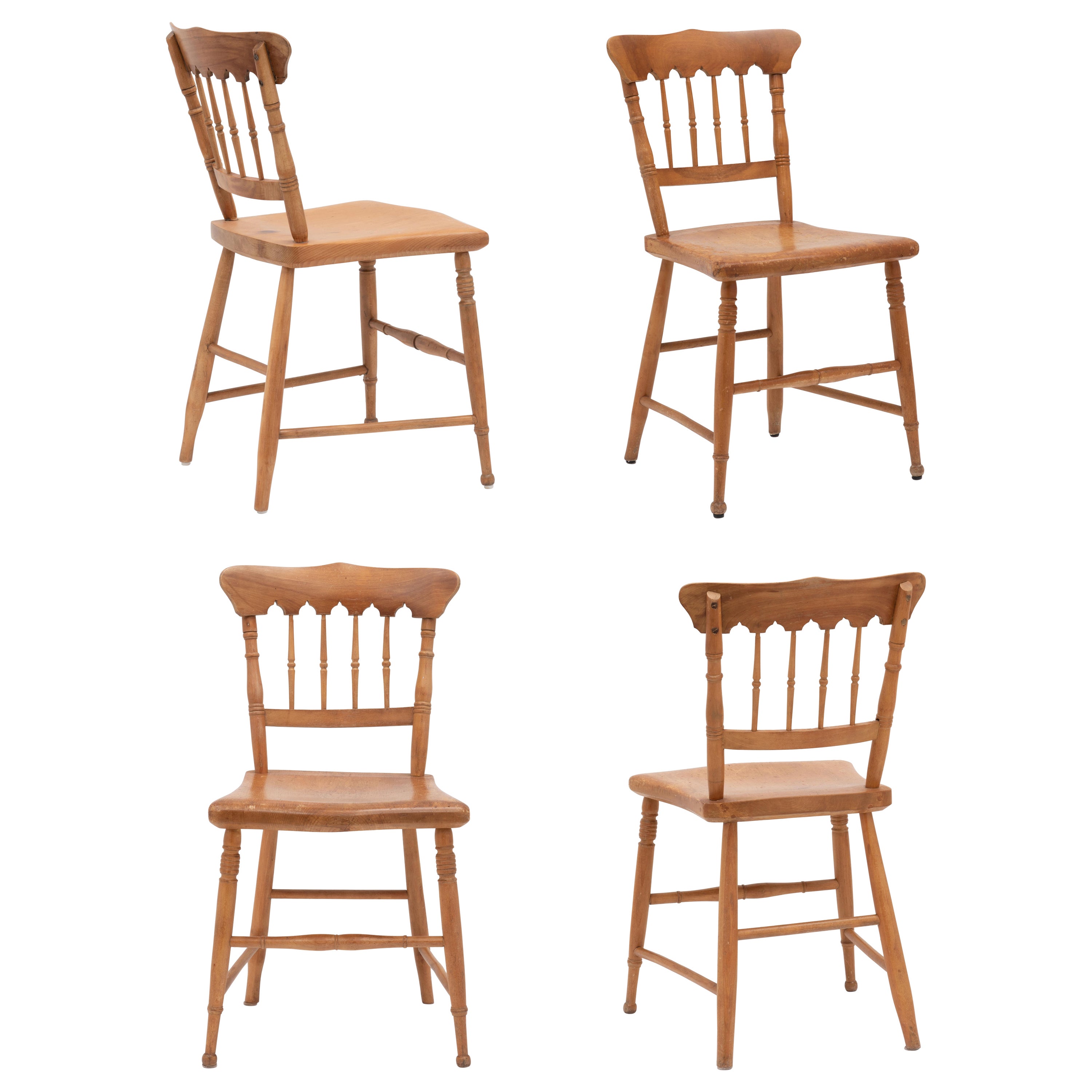 Englische Esszimmerstühle aus geschwungenem Kiefernholz mit Pflanzgefäßsitz – Vierer-Set