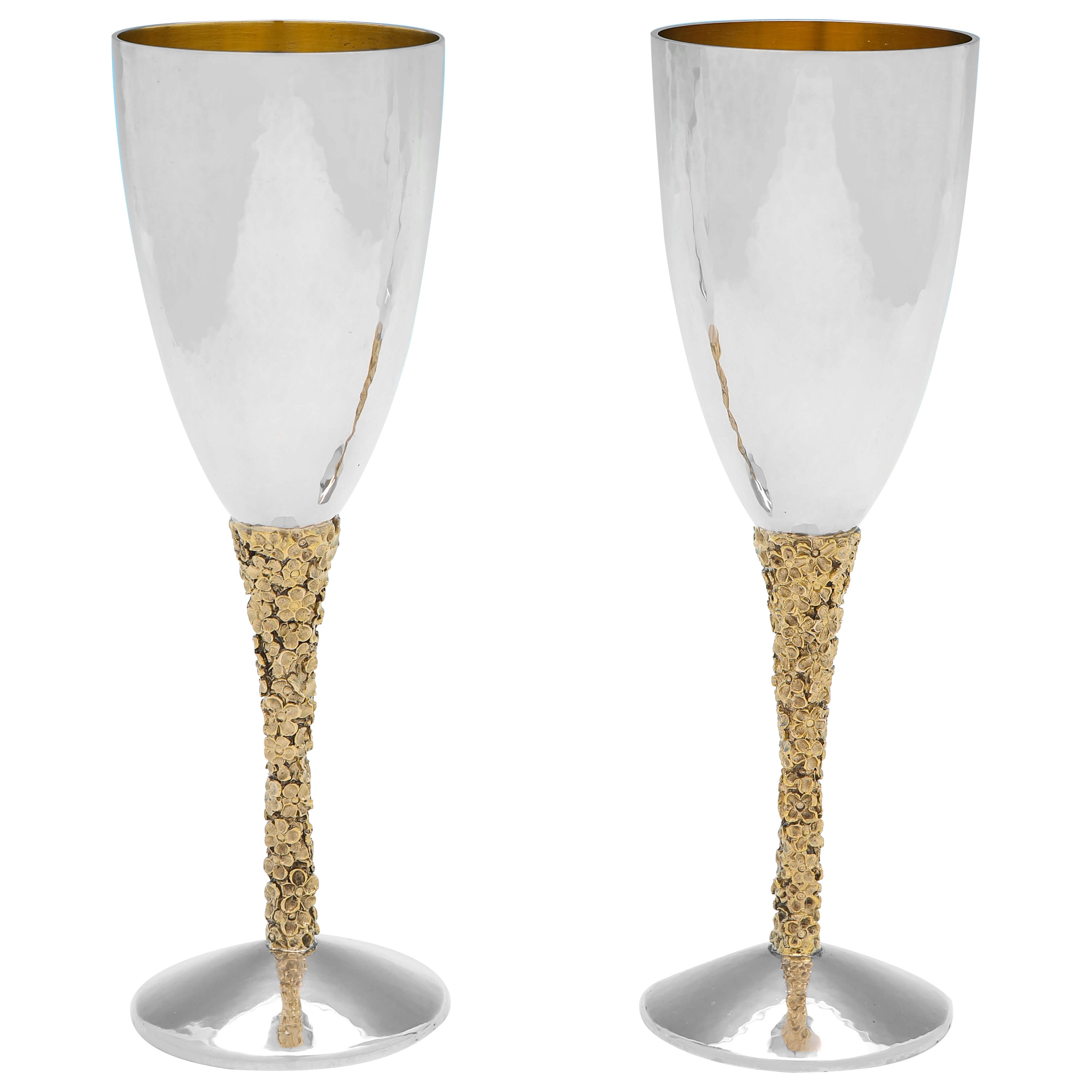 Stuart Devlin – Modernistisches Design aus Sterlingsilber und vergoldeten Champagnerflöten – 1977 im Angebot