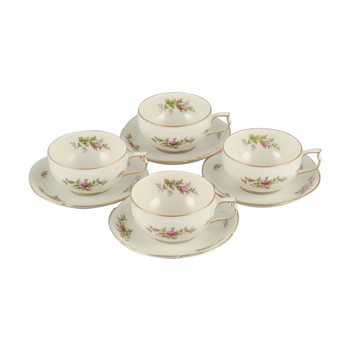 Rosenthal, Allemagne. « Sanssouci », quatre tasses à thé de couleur crème avec soucoupes.