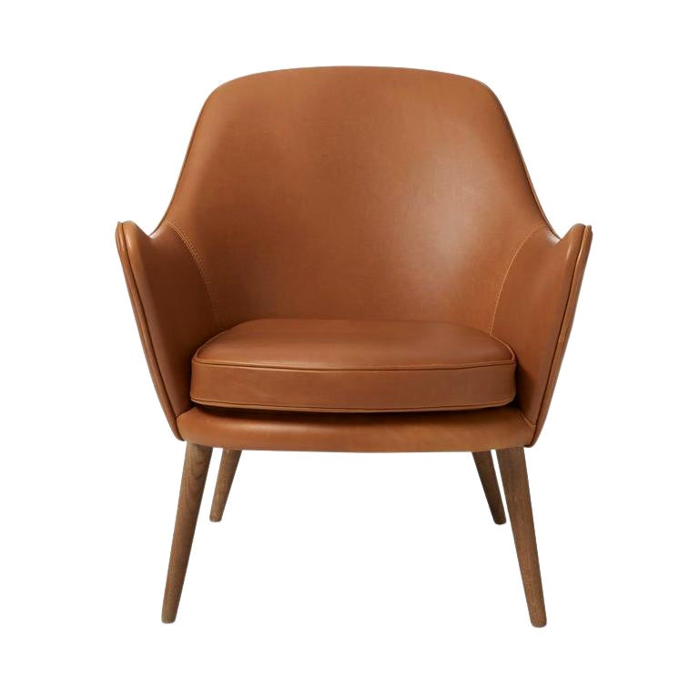 Fauteuil de salon Dwell en soie camel par Warm Nordic en vente