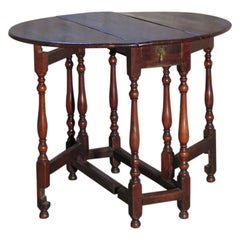 Antique Early 18th Century English Walnut Oval Dropleaf / Gateleg Table