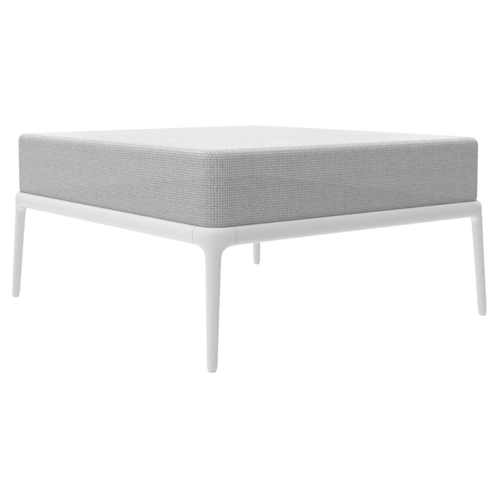 Chaise longue blanche Xaloc de Mowee