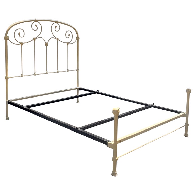 Cadre De Lit Queen Size En Métal ROIL - 30,5 Cm De Haut, 160x200 Cm - Capacité 1587 Kg - Avec Rangement Sous Lit Et Trous Pour Tête De Lit
