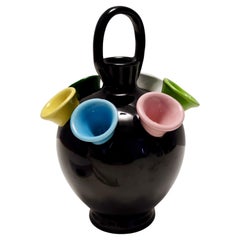 Vase tulipe vintage en céramique laquée noire reconnaissable à Pucci Umbertide, Italie