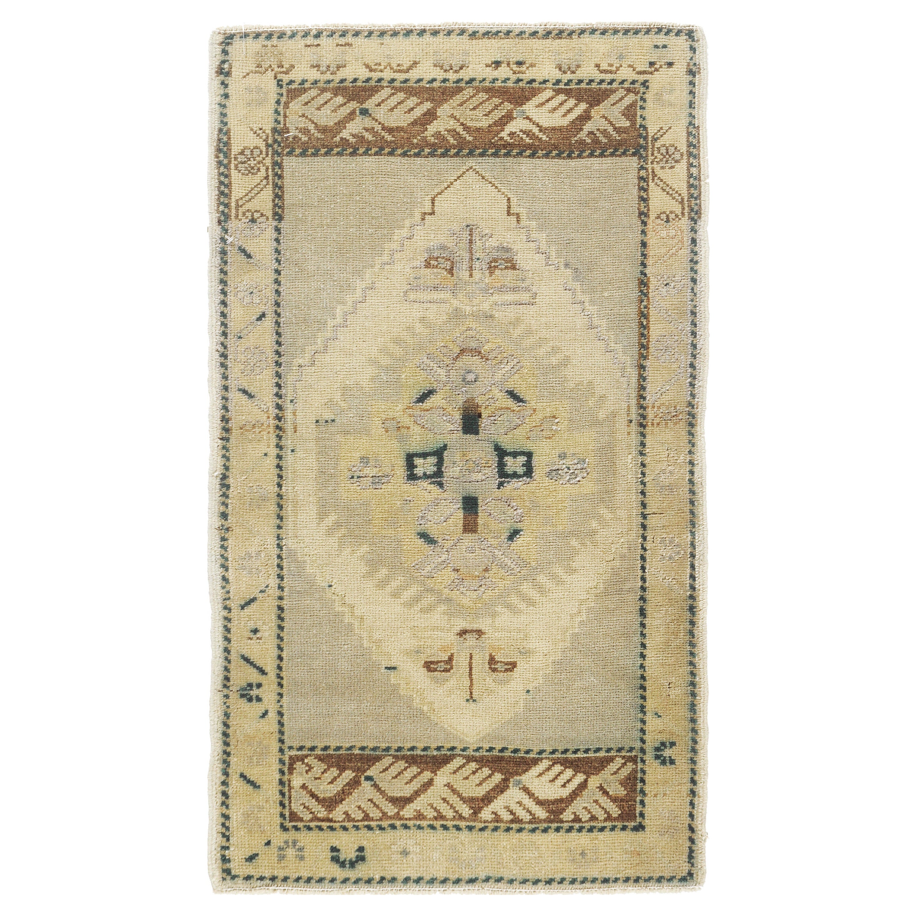 Mehraban Vintage Türkischer anatolischer Teppich im Angebot