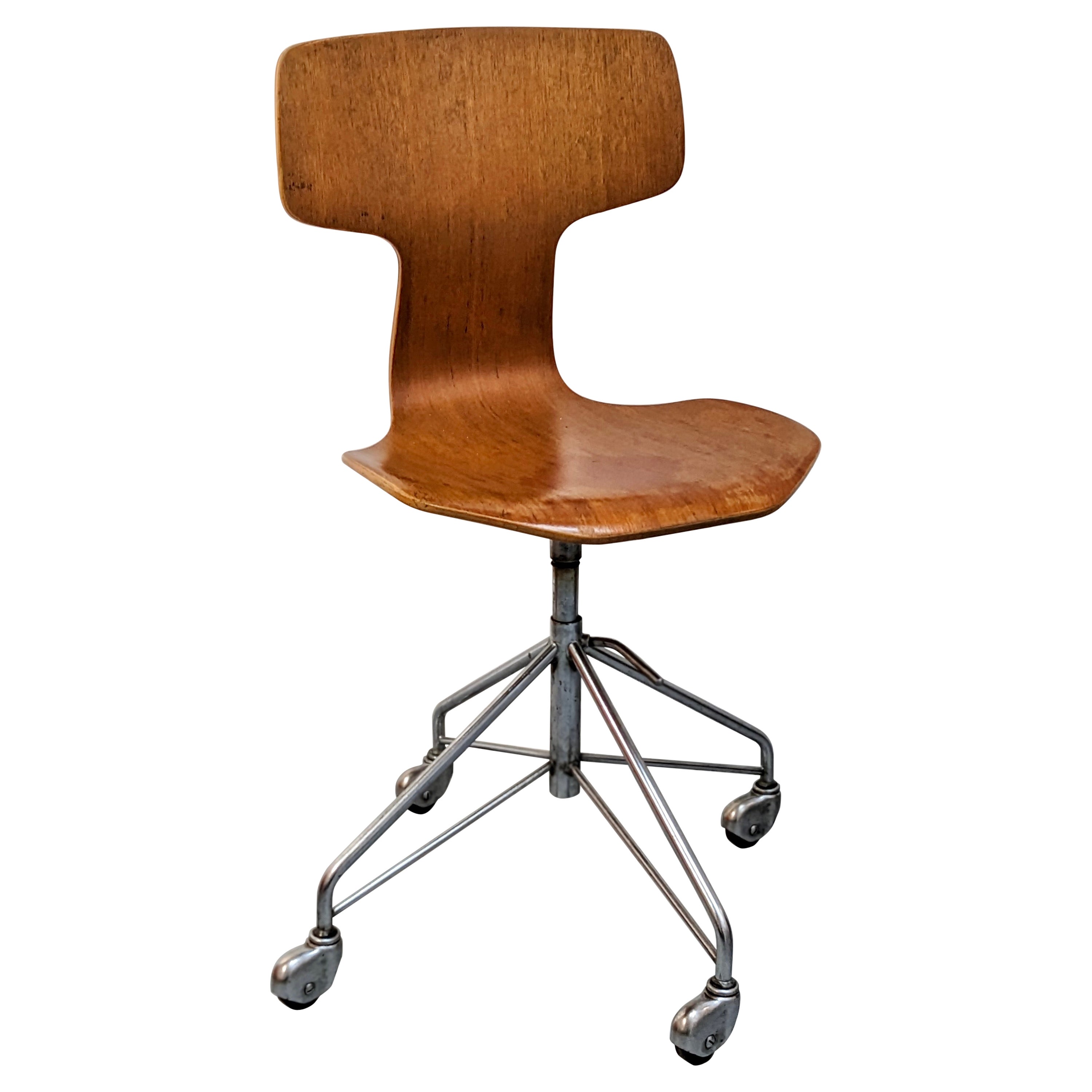 Office Chair Hammer Model "N°3103" by Arne Jacobsen For Sale