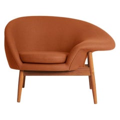 Fried Egg Right Lounge Chair Caramel by Warm Nordic