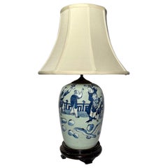 Lampe chinoise d'antiquités bleue et blanche