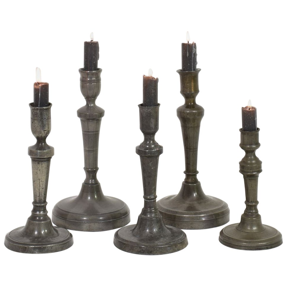 Kollektion französischer Zinn-Kerzenhalter aus dem 18. bis 19. Jahrhundert